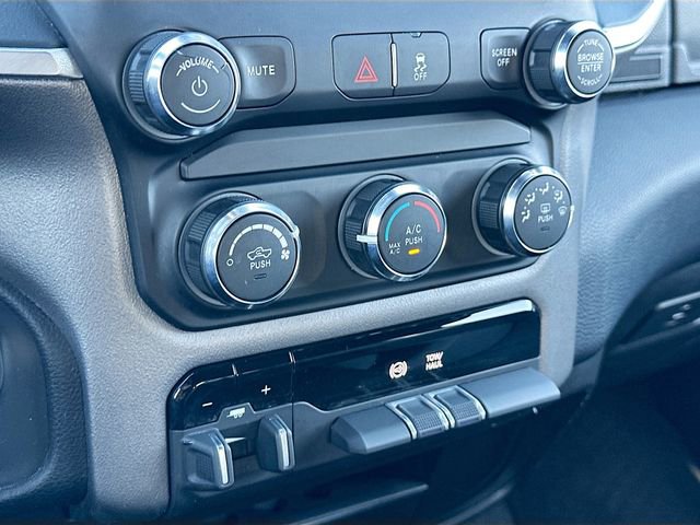 Used 2024 RAM 3500 Big Horn image 15