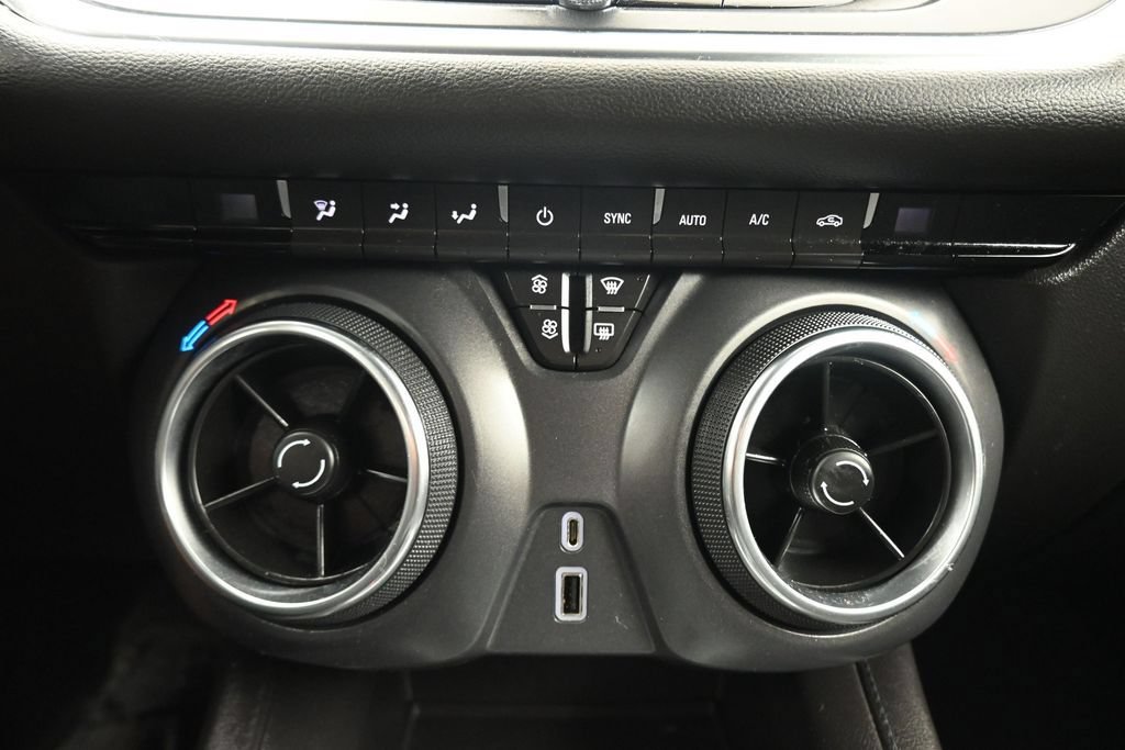 Used 2021 Chevrolet Blazer LT AWD/4WD image 19