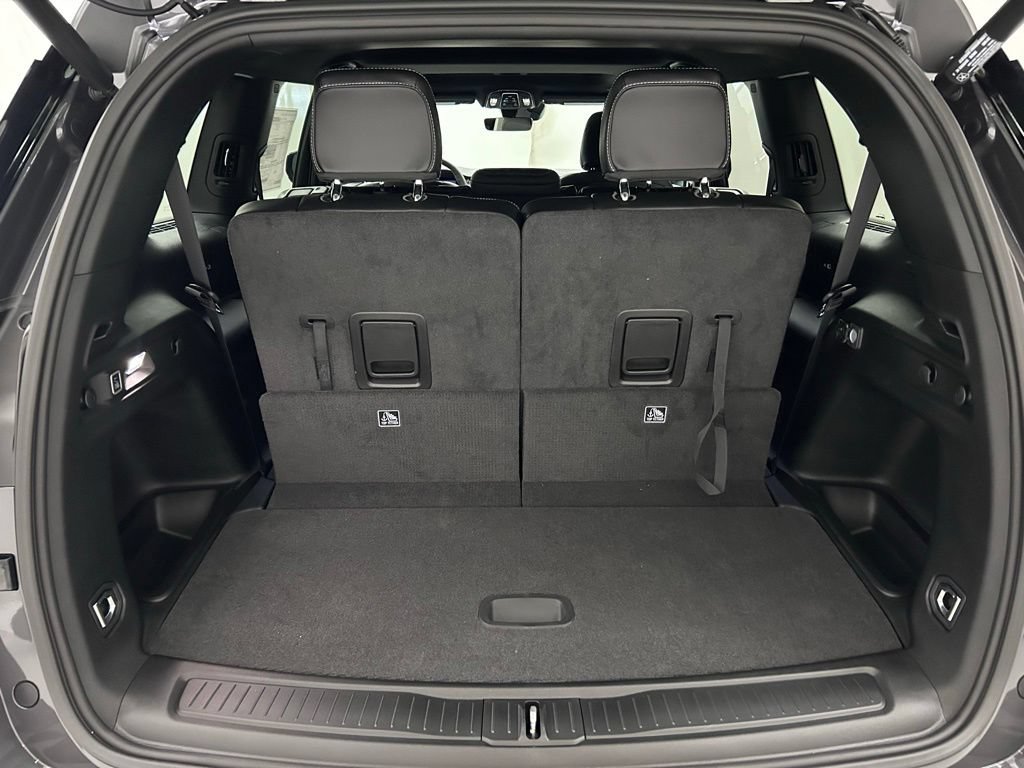 New 2026 Jeep Grand Cherokee L 4WD image 9