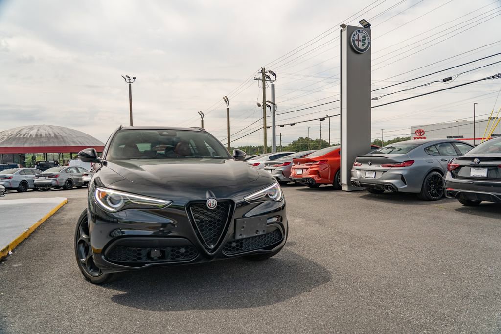 Used 2023 Alfa Romeo Stelvio Veloce AWD/4WD image 12