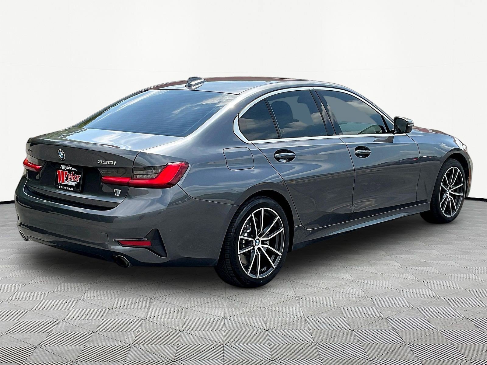 Used 2020 BMW 330i xDrive Sedan AWD/4WD image 6