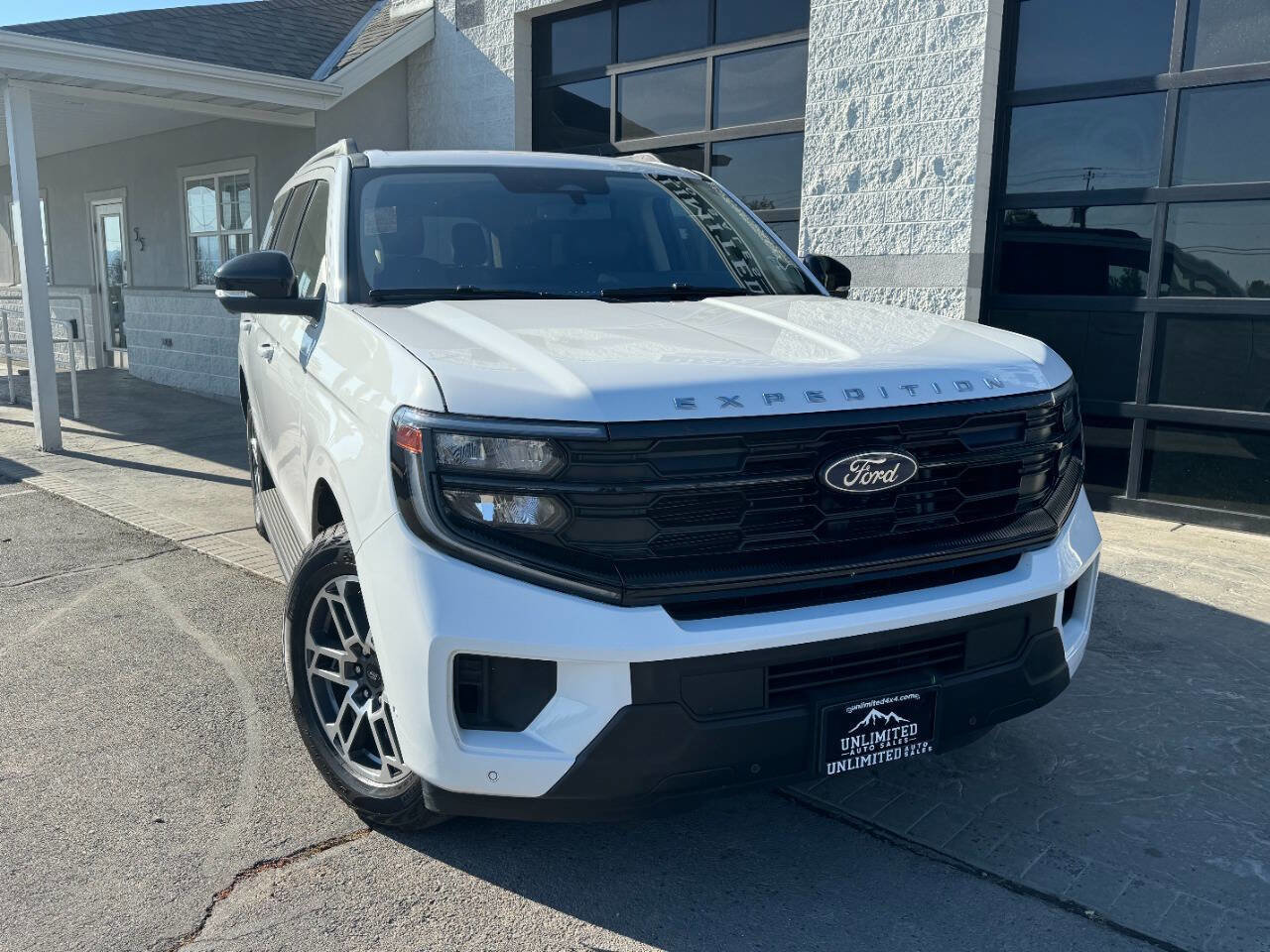 Used 2025 Ford Expedition Active AWD/4WD image 6
