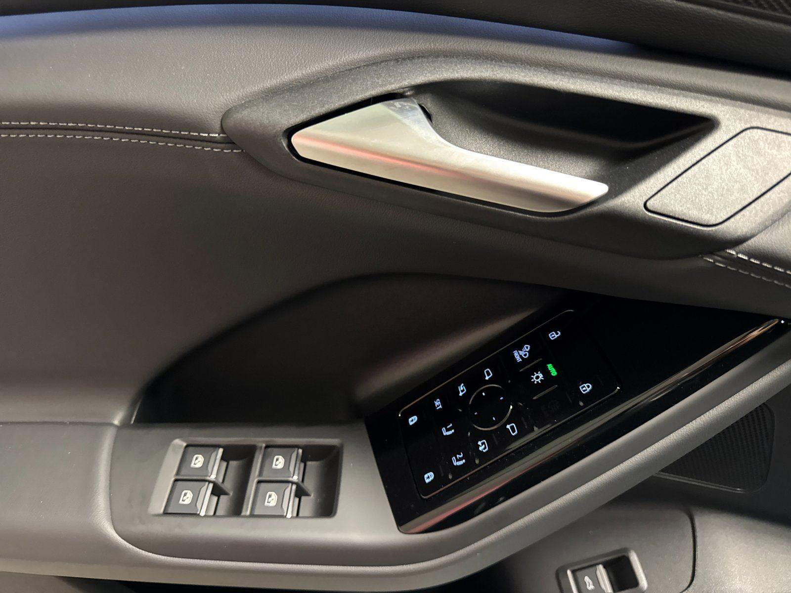 New 2027 Audi SQ6 e-tron Premium Plus AWD/4WD image 10