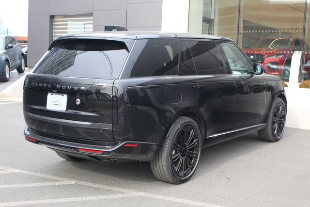 New 2026 Land Rover Range Rover Long Wheelbase SE image 2