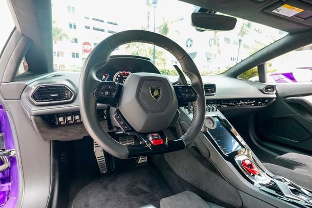 Used 2021 Lamborghini Huracan EVO image 70