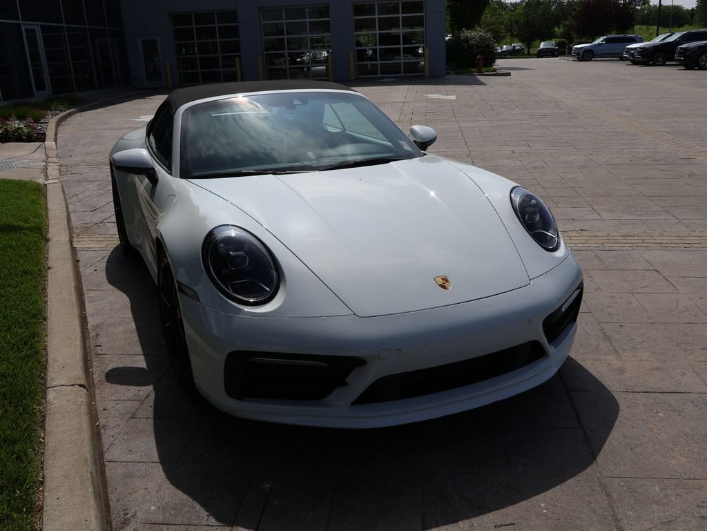 Used 2020 Porsche 911 Carrera 4S AWD/4WD image 2