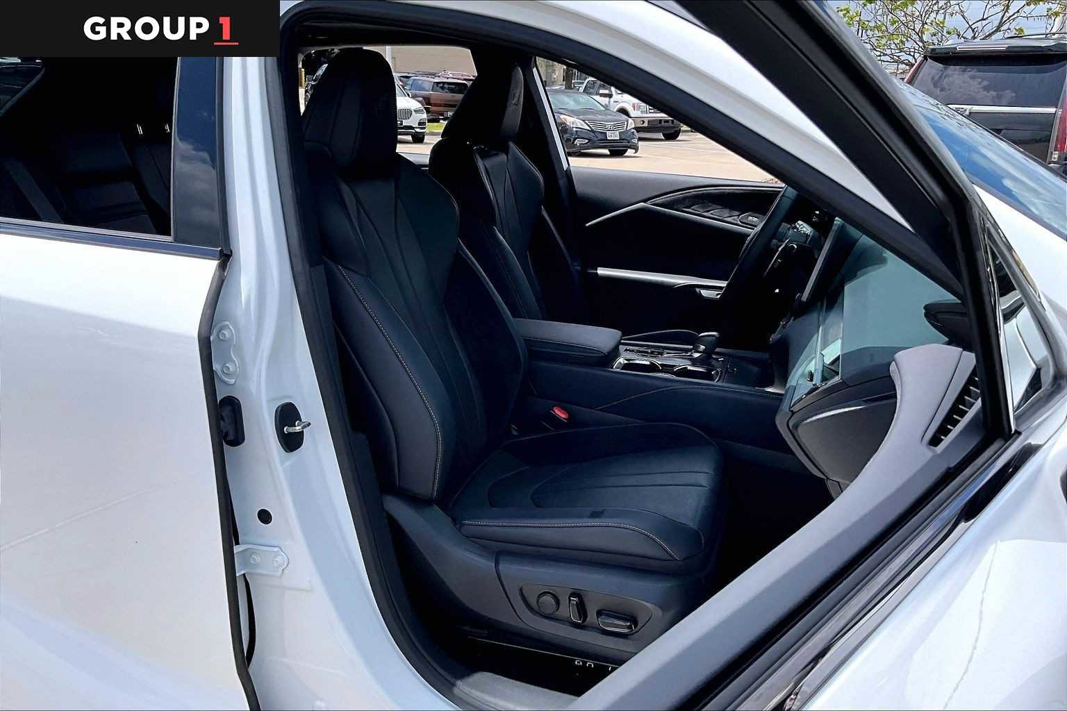 Used 2023 Lexus RX 500h F Sport w/ Accessory Package (Z1) image 8