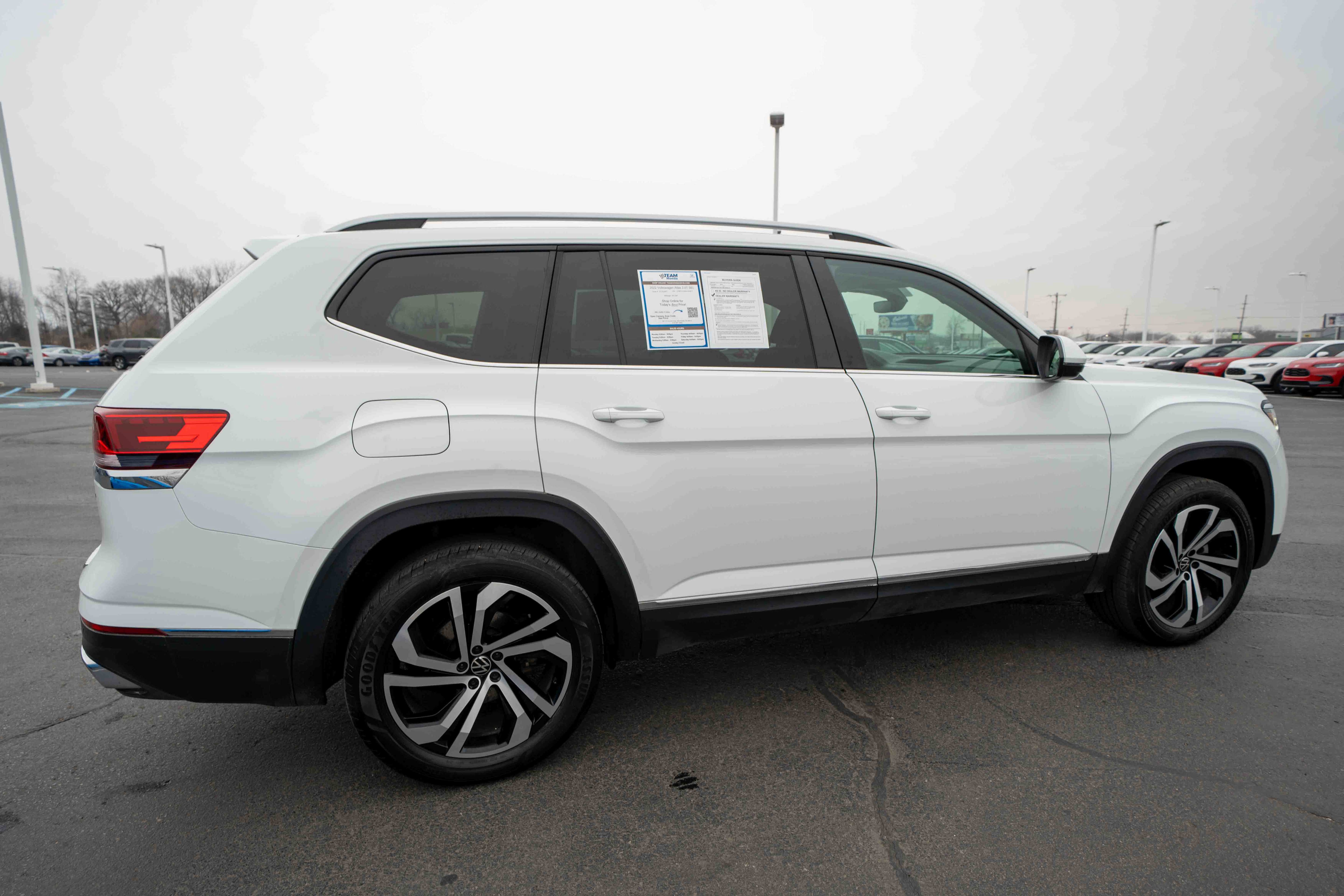 Used 2022 Volkswagen Atlas SEL image 6