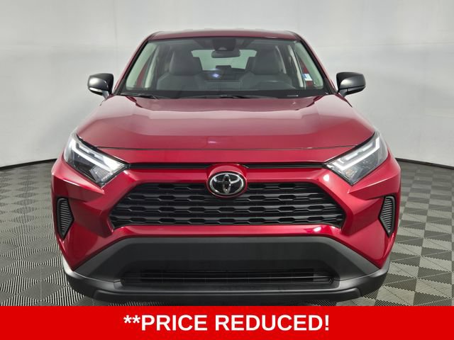 Used 2025 Toyota RAV4 LE FWD video 2