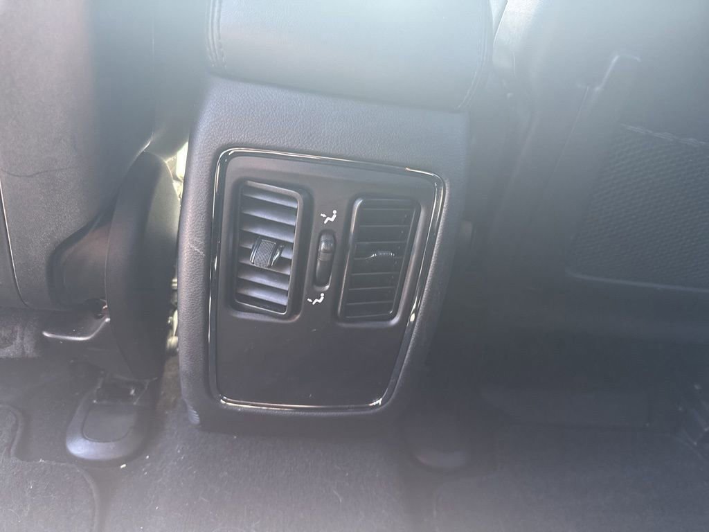 Used 2019 Jeep Grand Cherokee Laredo image 10