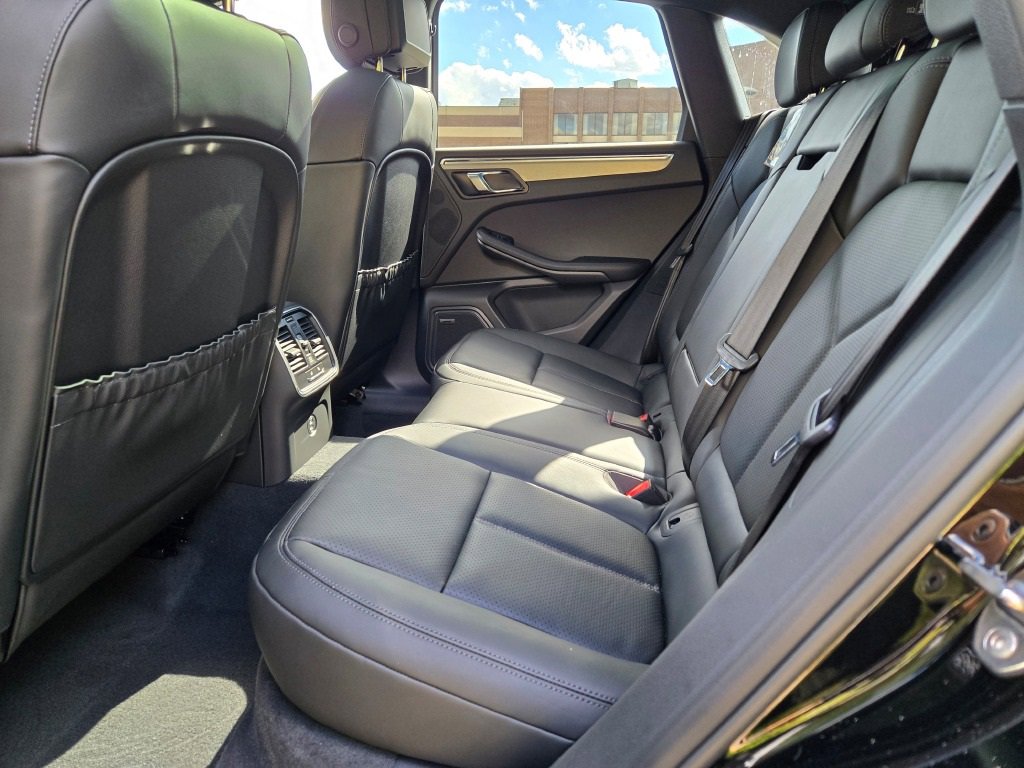 New 2026 Porsche Macan image 32