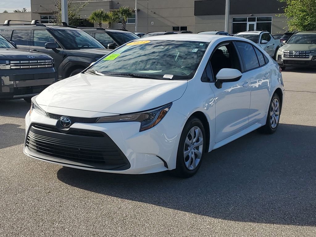 Used 2023 Toyota Corolla LE FWD image 4