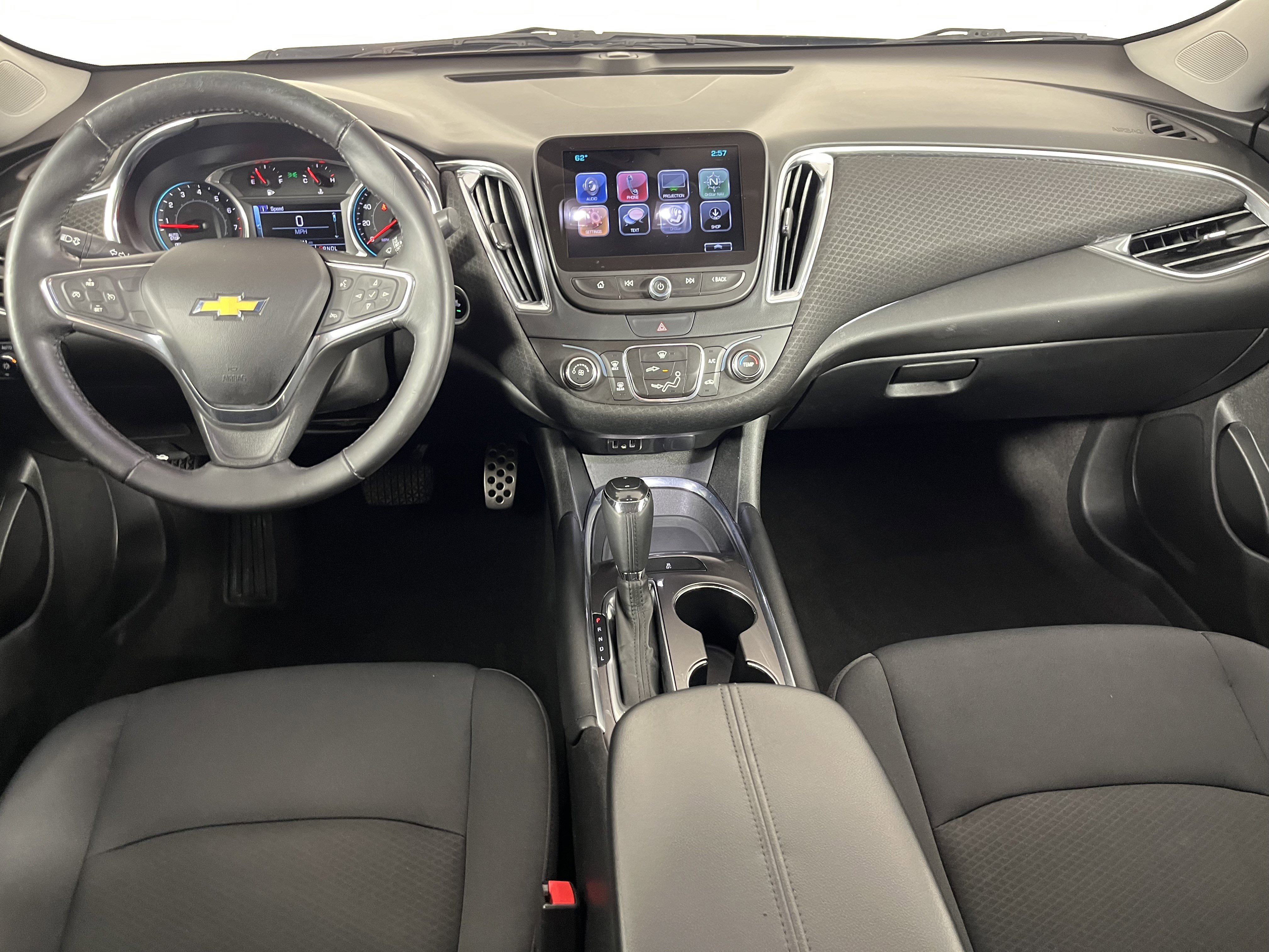 Used 2017 Chevrolet Malibu LT FWD image 10