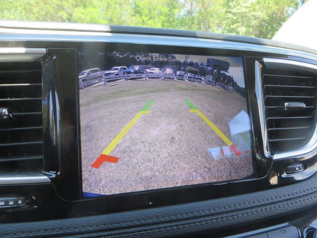 Used 2018 Chrysler Pacifica Limited w/ Tire & Wheel Group FWD image 21