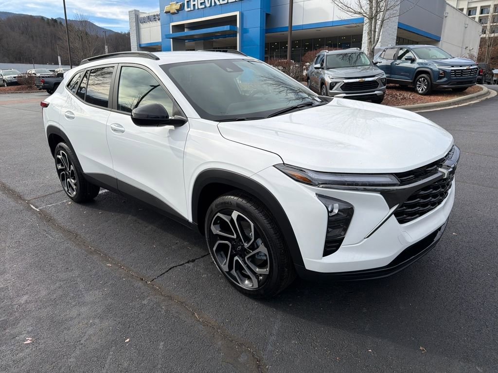 New 2025 Chevrolet Trax RS w/ Driver Confidence Package image 7