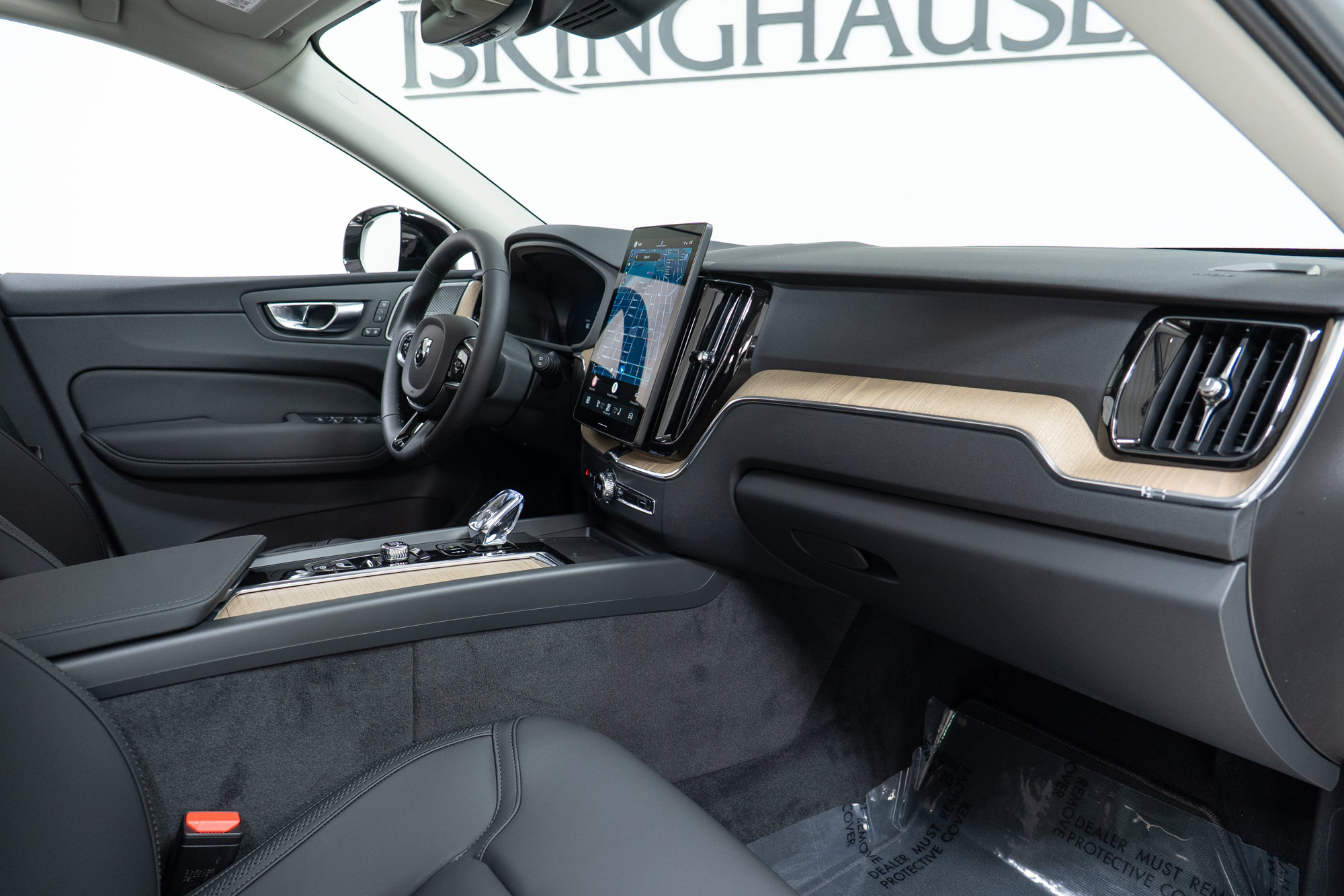 New 2027 Volvo XC60 B5 Plus AWD/4WD image 21