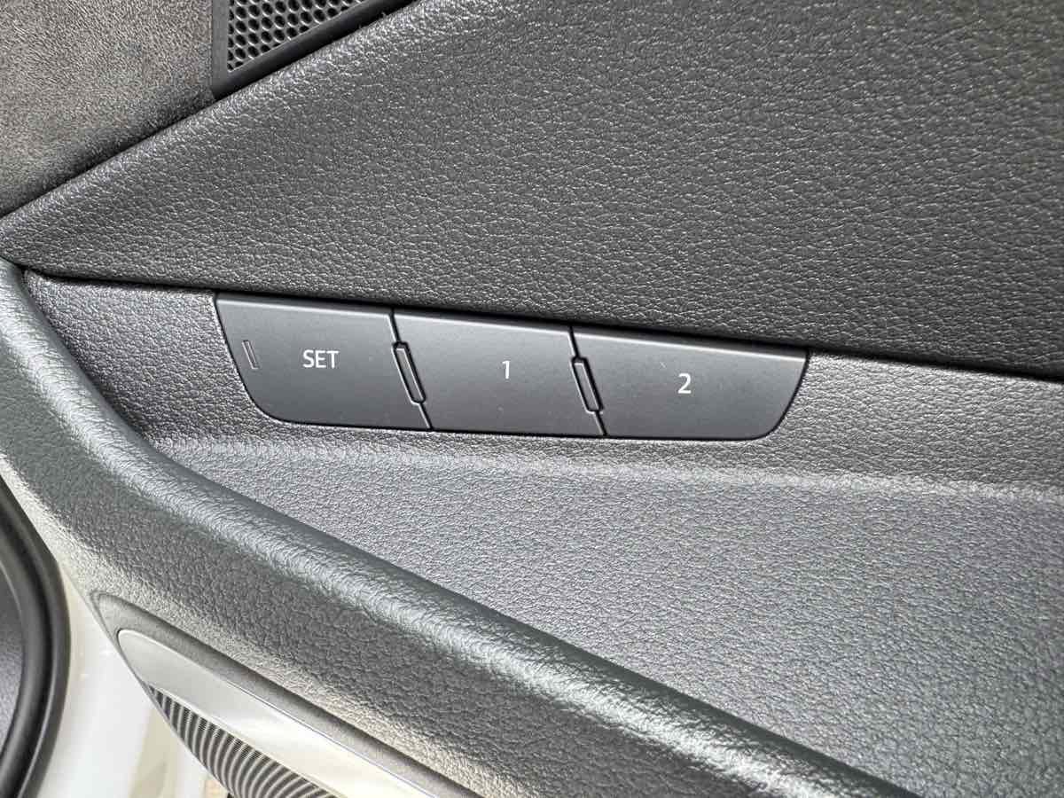 Used 2019 Audi e-tron Prestige w/ Prestige Package image 34