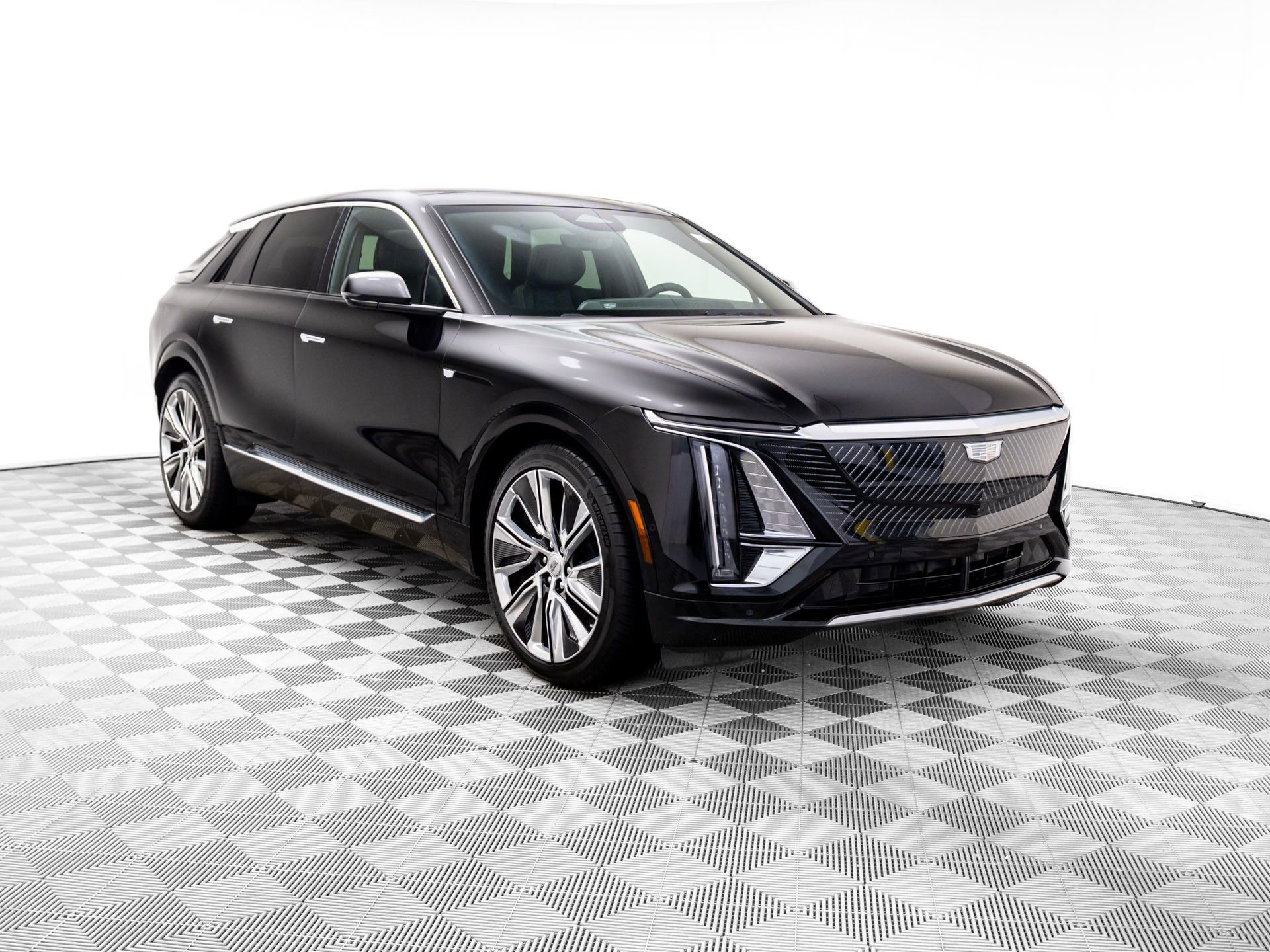 Certified 2025 Cadillac Lyriq Luxury w/ LPO, Floor Liner Package image 8