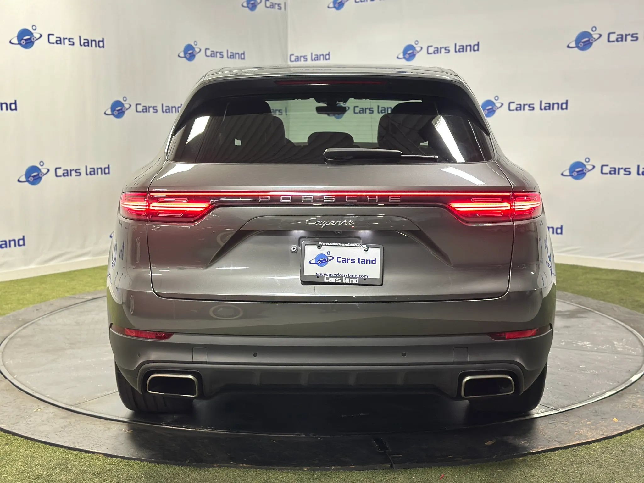 Used 2022 Porsche Cayenne AWD/4WD image 2