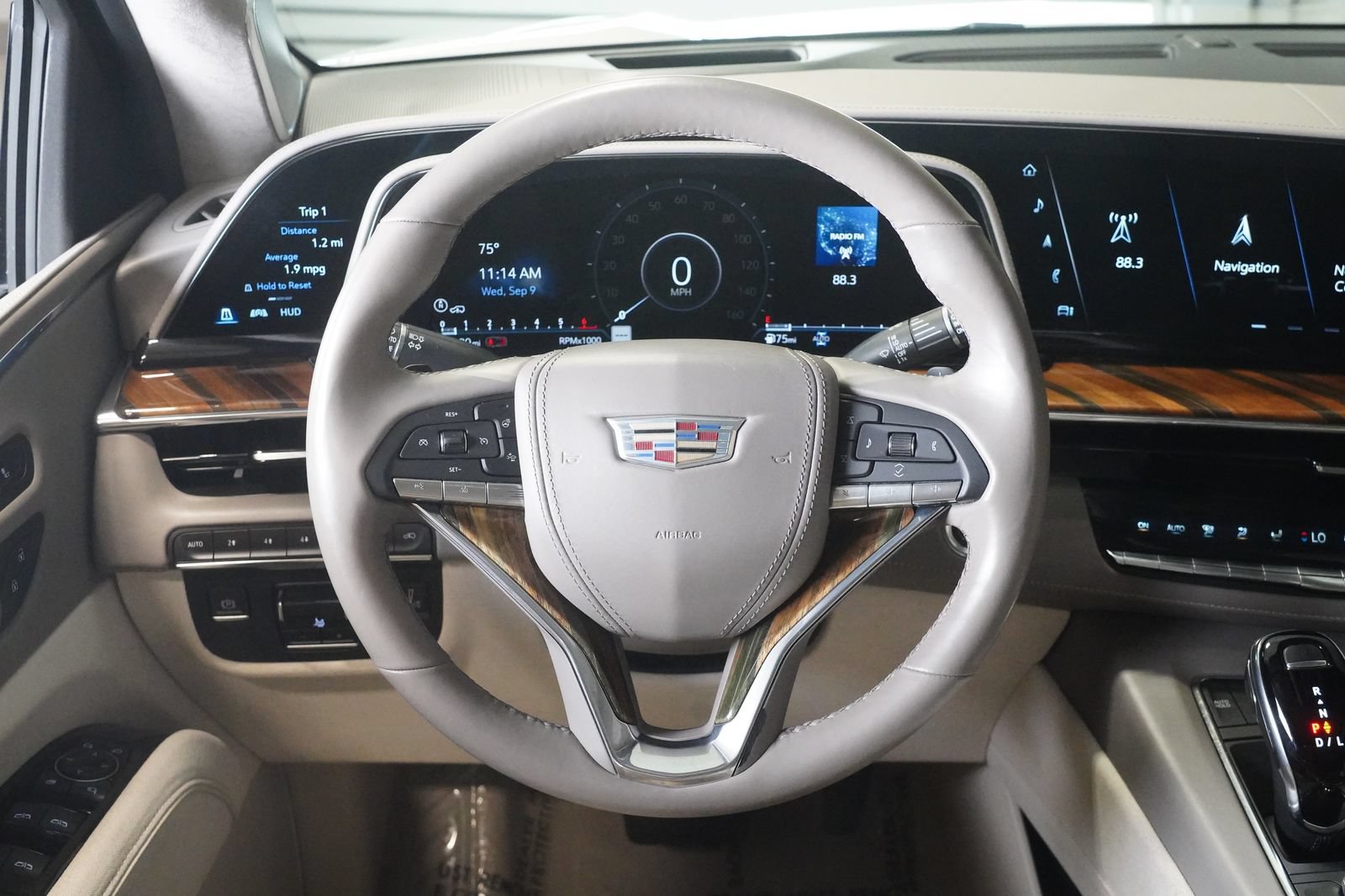 Used 2021 Cadillac Escalade Premium Luxury Platinum w/ Heavy-Duty Trailer Package AWD/4WD image 17