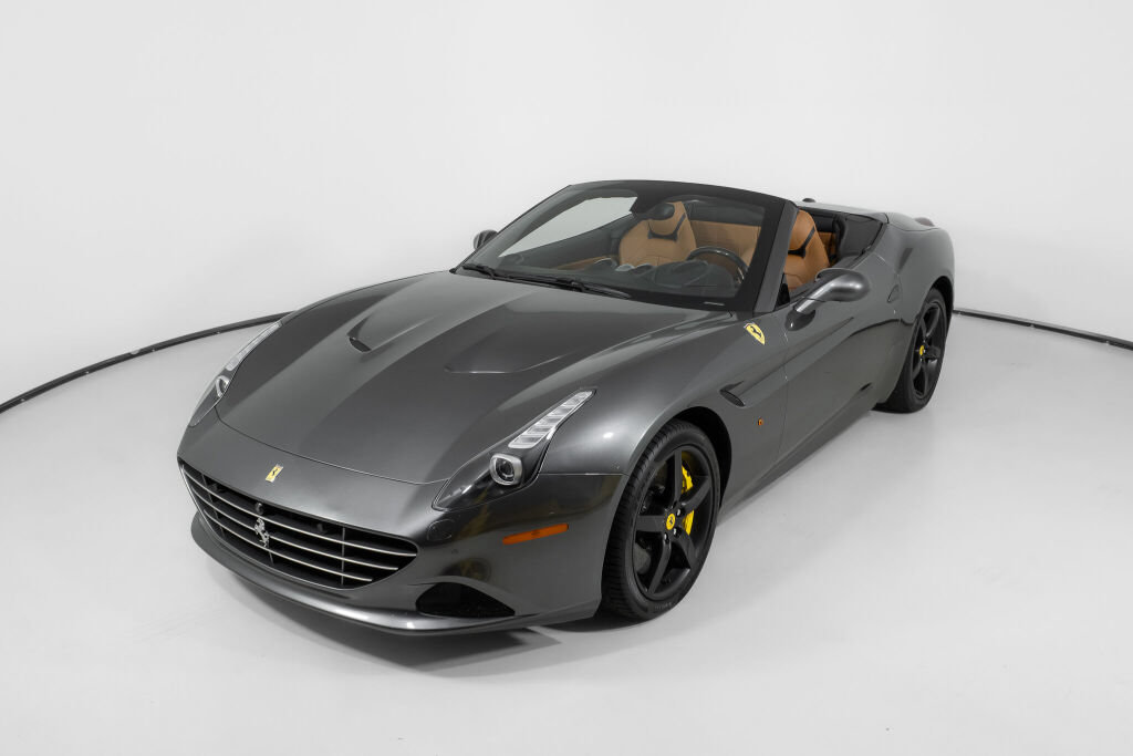 Used 2016 Ferrari California T RWD image 2