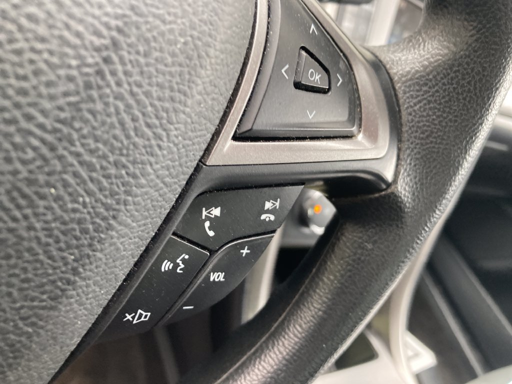 Used 2018 Ford Fusion SE FWD image 40