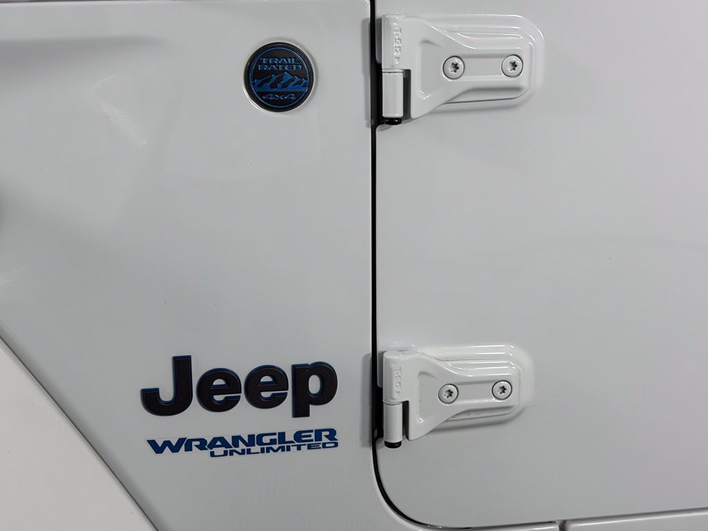 Used 2022 Jeep Wrangler Unlimited Rubicon 4xe w/ Cold Weather Group AWD/4WD image 13