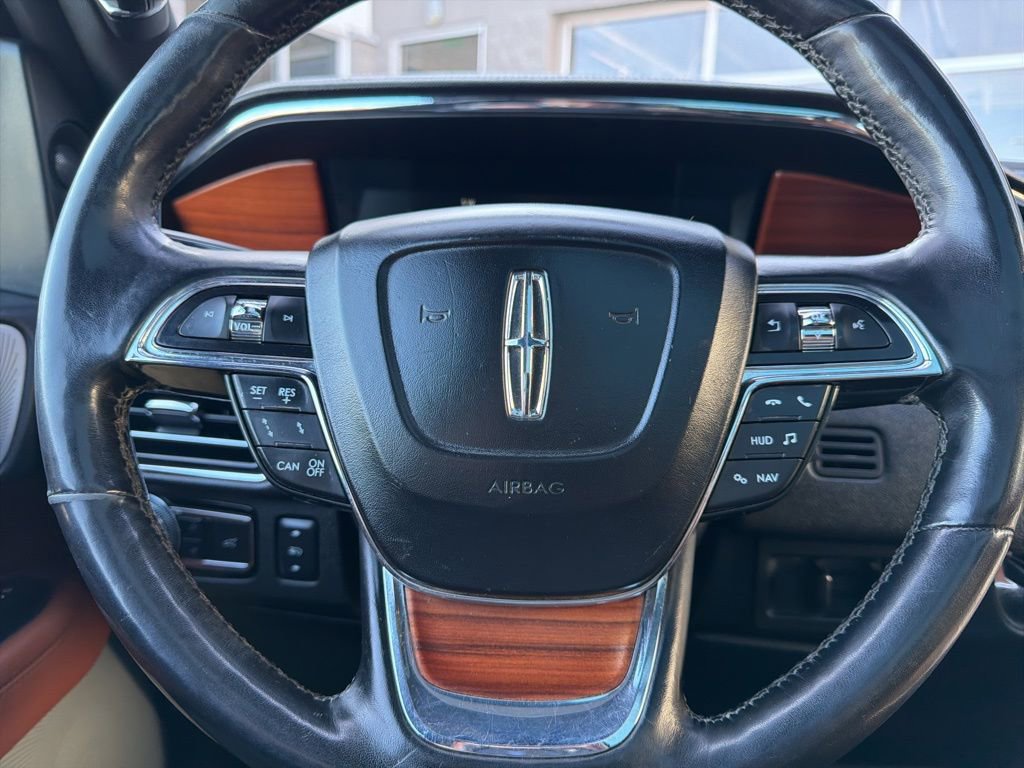 Used 2018 Lincoln Navigator Reserve w/ Technology Package image 27