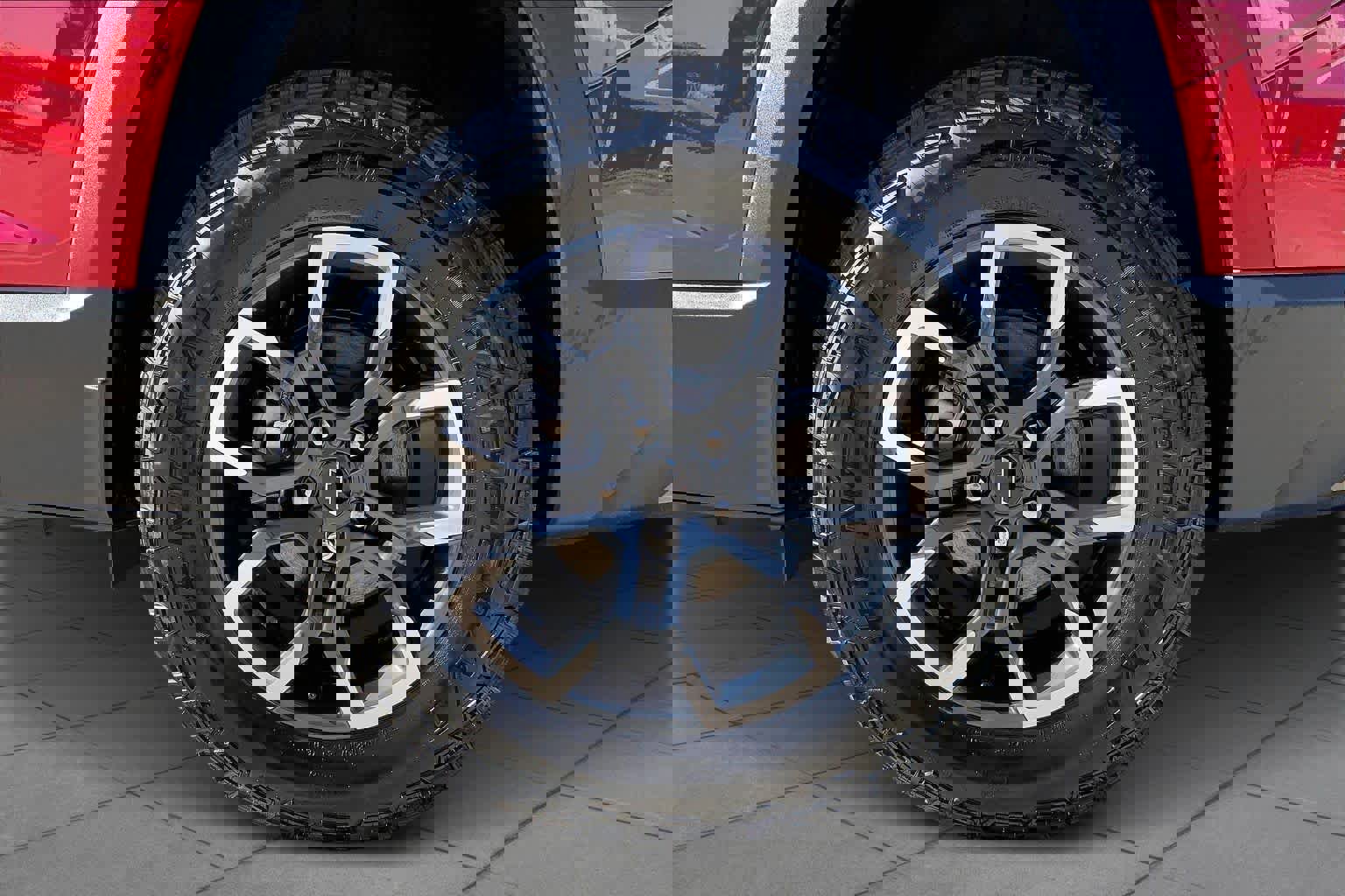 Used 2026 Chevrolet Equinox ACTIV w/ LPO, Floor Liner Package image 12