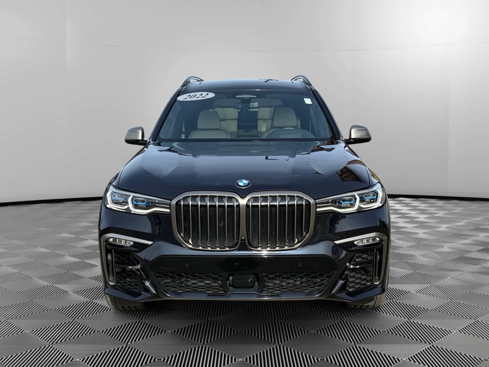 Used 2022 BMW X7 M50i image 8