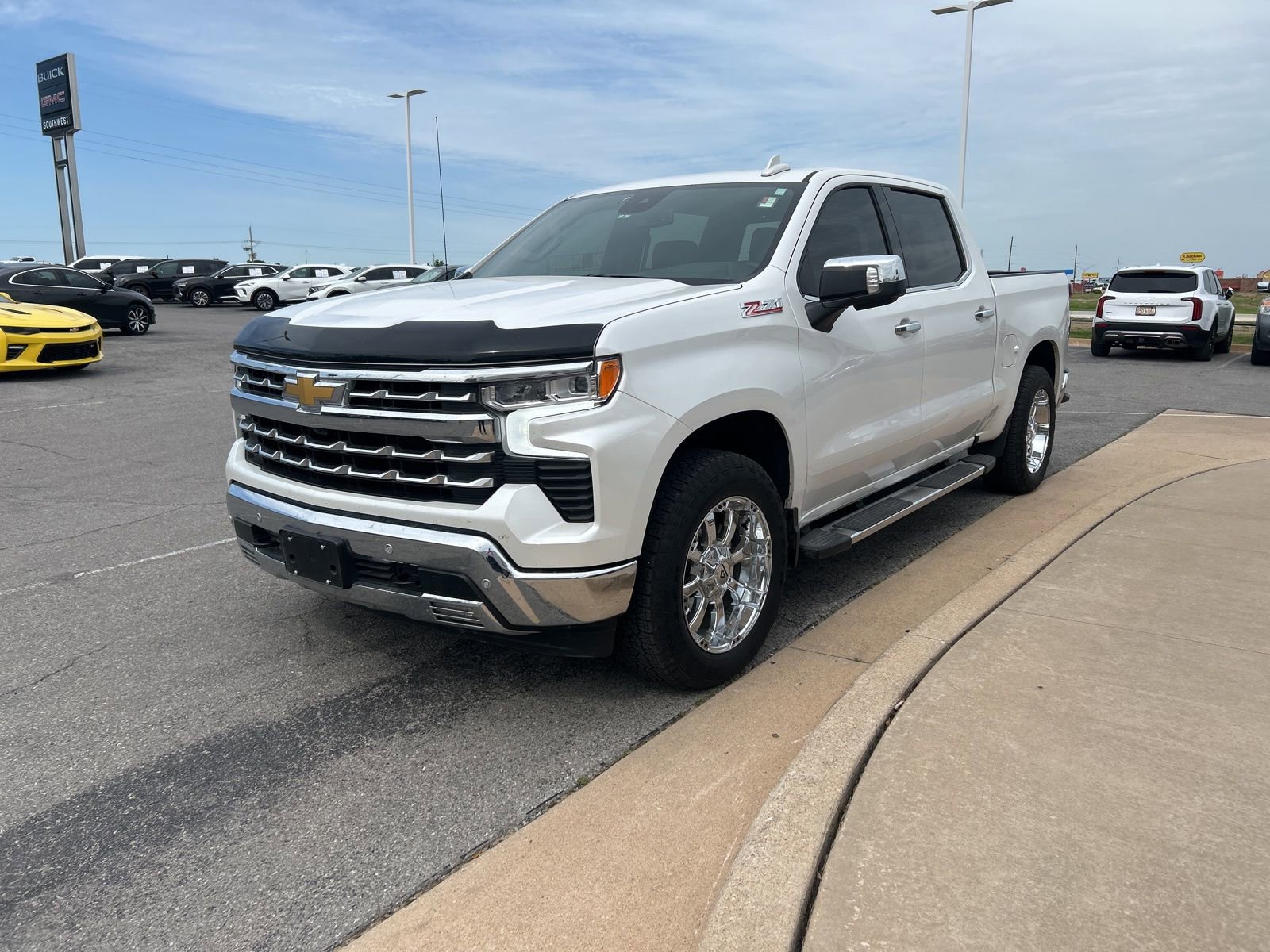 Used 2025 Chevrolet Silverado 1500 LTZ w/ Z71 Off-Road Package AWD/4WD image 1