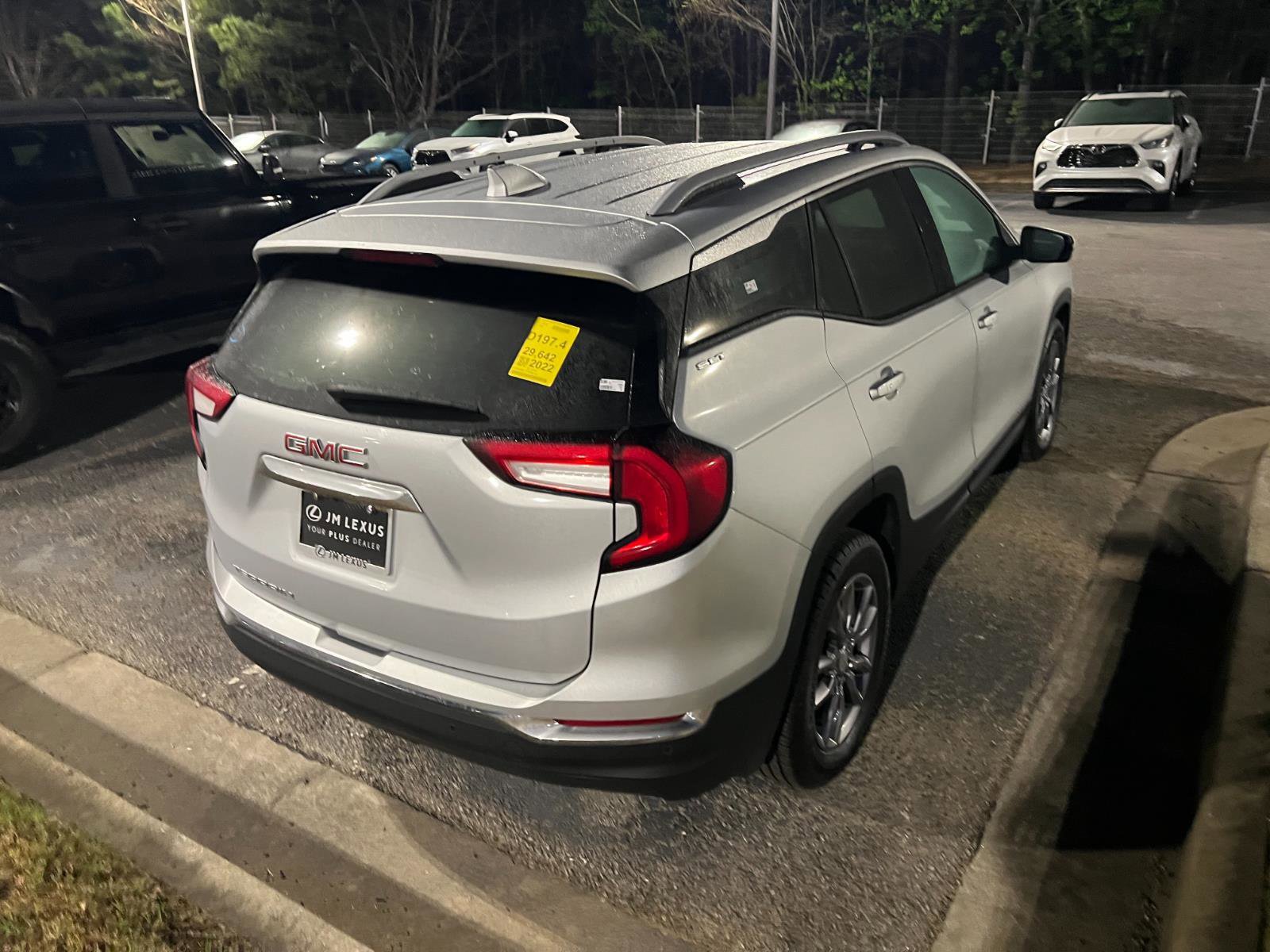 Used 2022 GMC Terrain SLT image 10