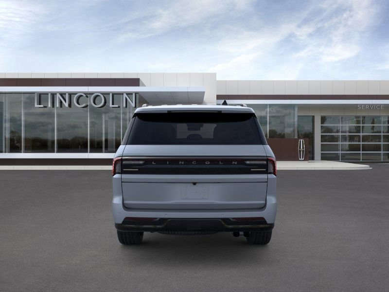 New 2025 Lincoln Navigator Reserve image 5