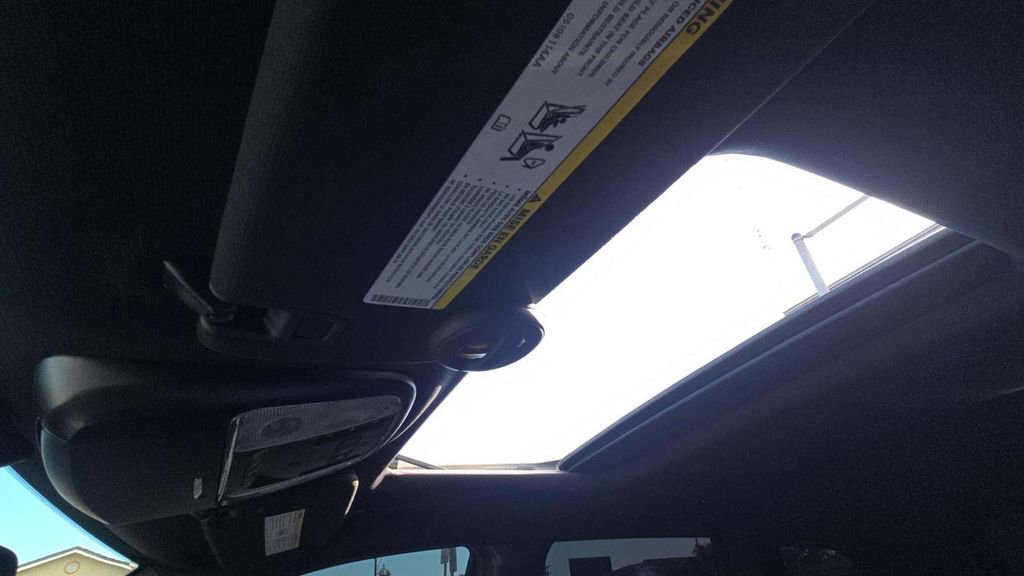 Used 2019 Jeep Grand Cherokee Altitude image 14