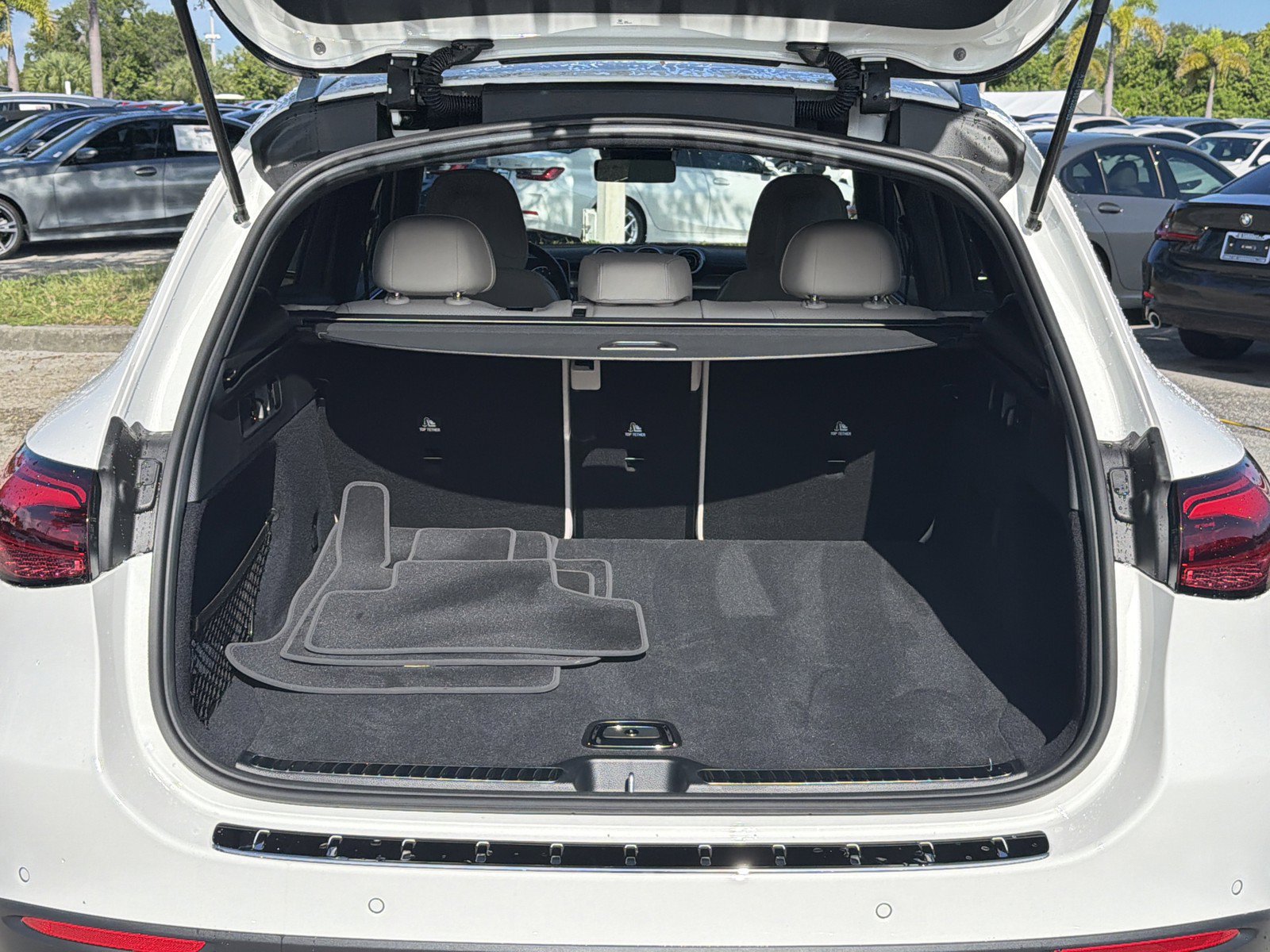 Used 2027 Mercedes-Benz GLC 300 image 12