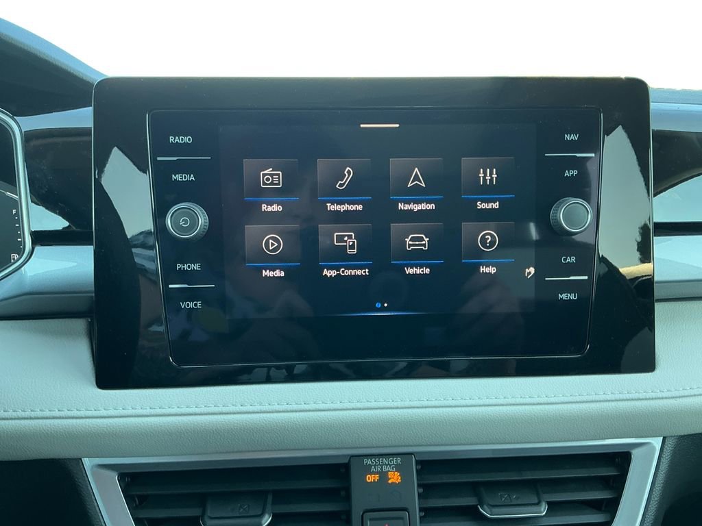 New 2025 Volkswagen Taos SEL image 24