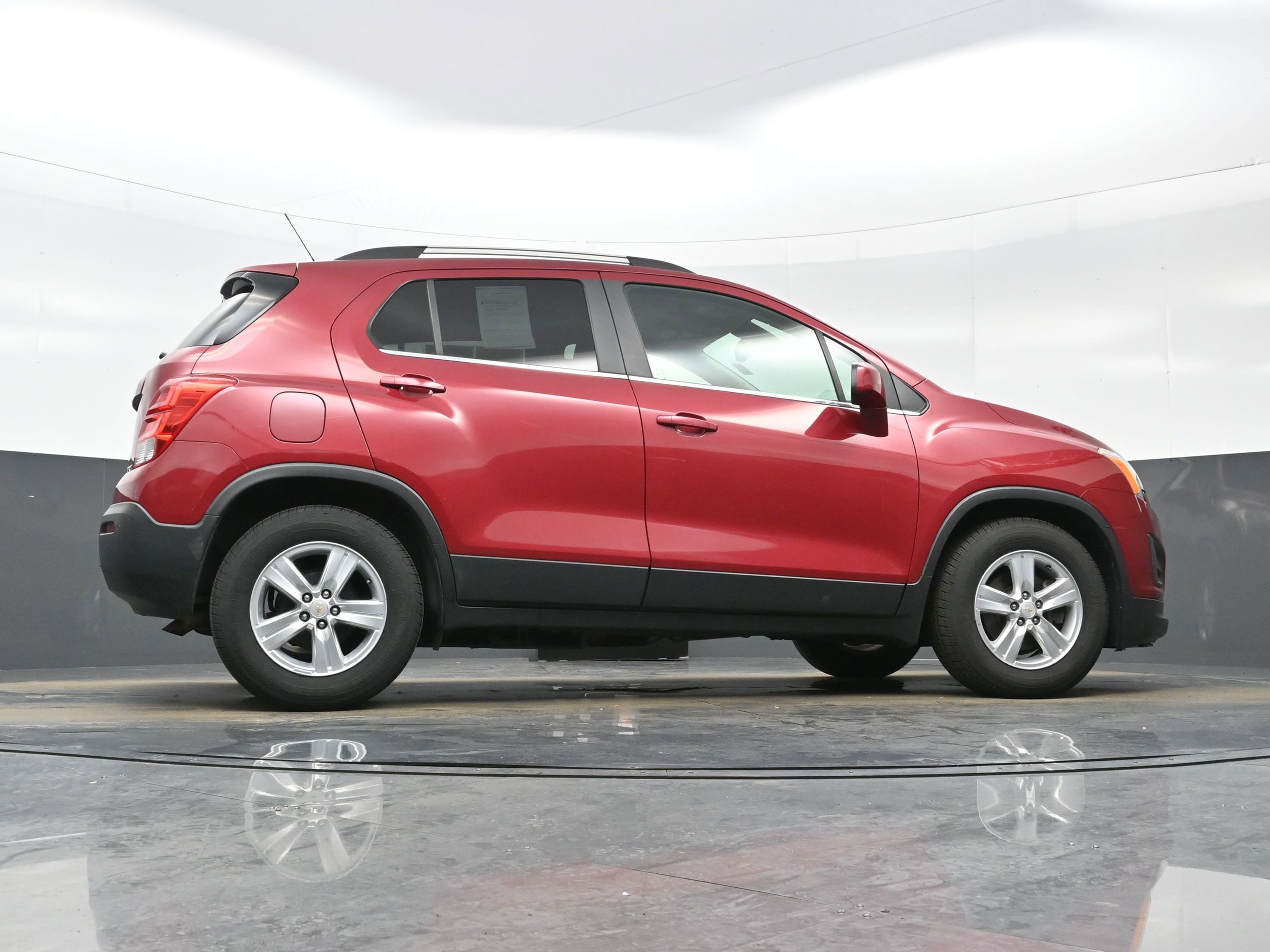 Used 2015 Chevrolet Trax LT w/ LT Plus Package FWD image 32