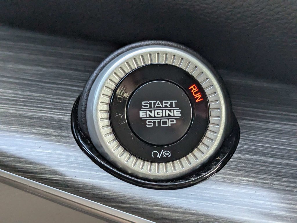 Used 2024 Jeep Wagoneer Series II AWD/4WD image 29