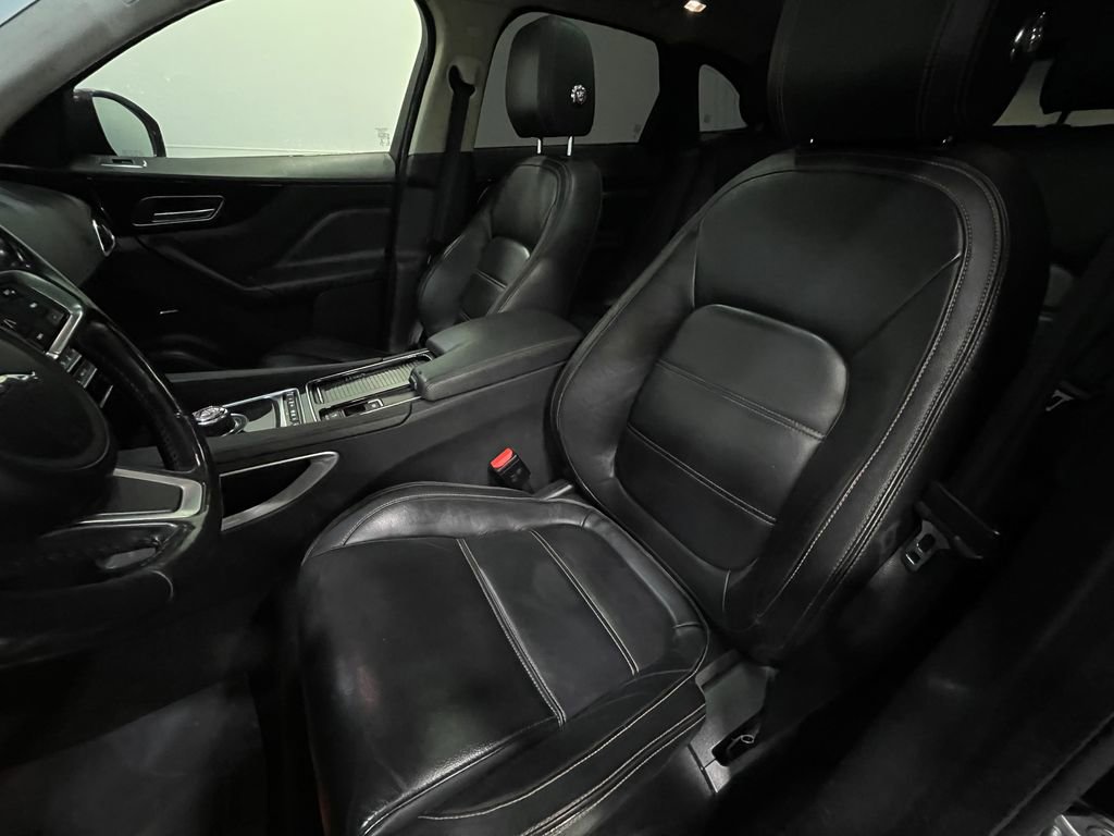 Used 2020 Jaguar F-PACE Prestige image 14