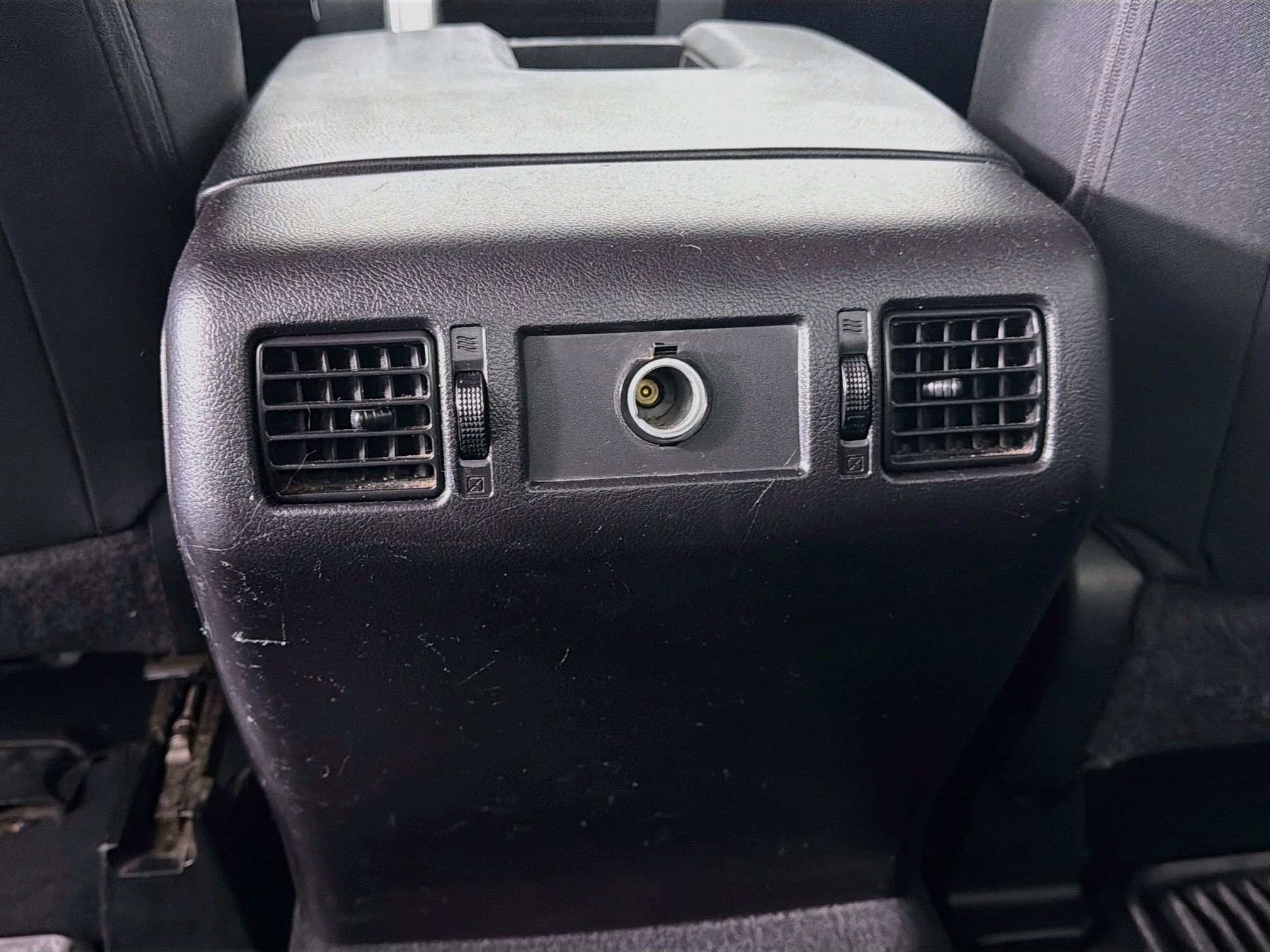 Used 2014 Toyota Tundra SR5 w/ SR5 Upgrade Package AWD/4WD image 25