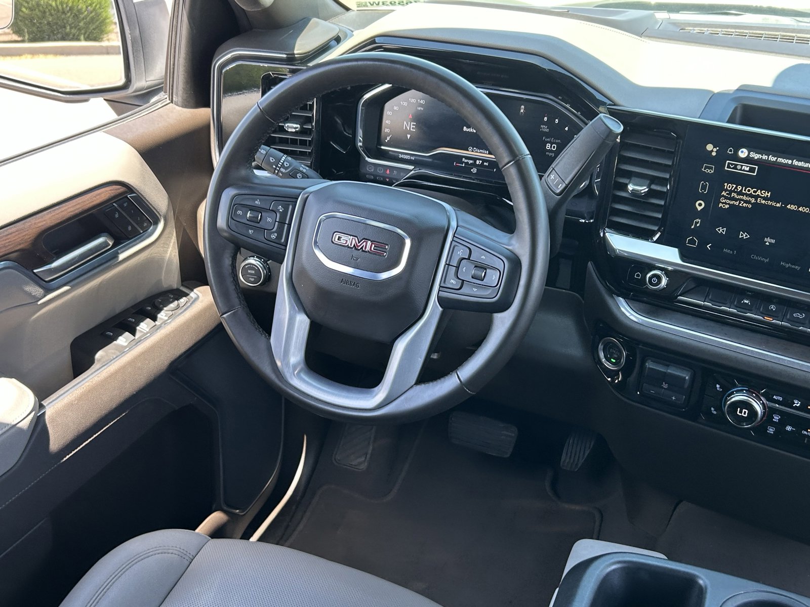 Used 2025 GMC Sierra 1500 SLT RWD image 15