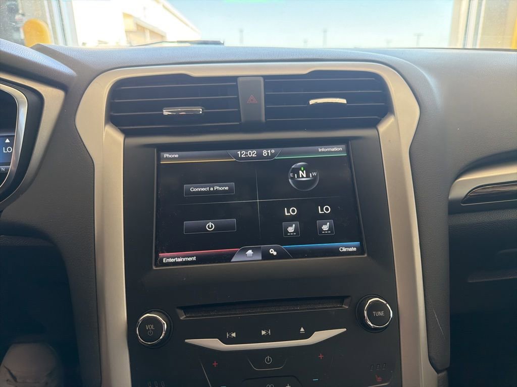 Used 2014 Ford Fusion SE w/ Equipment Group 202A FWD image 9
