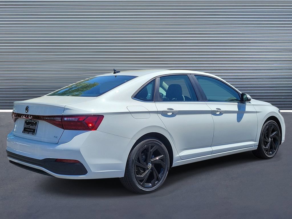 New 2026 Volkswagen Jetta SE image 3