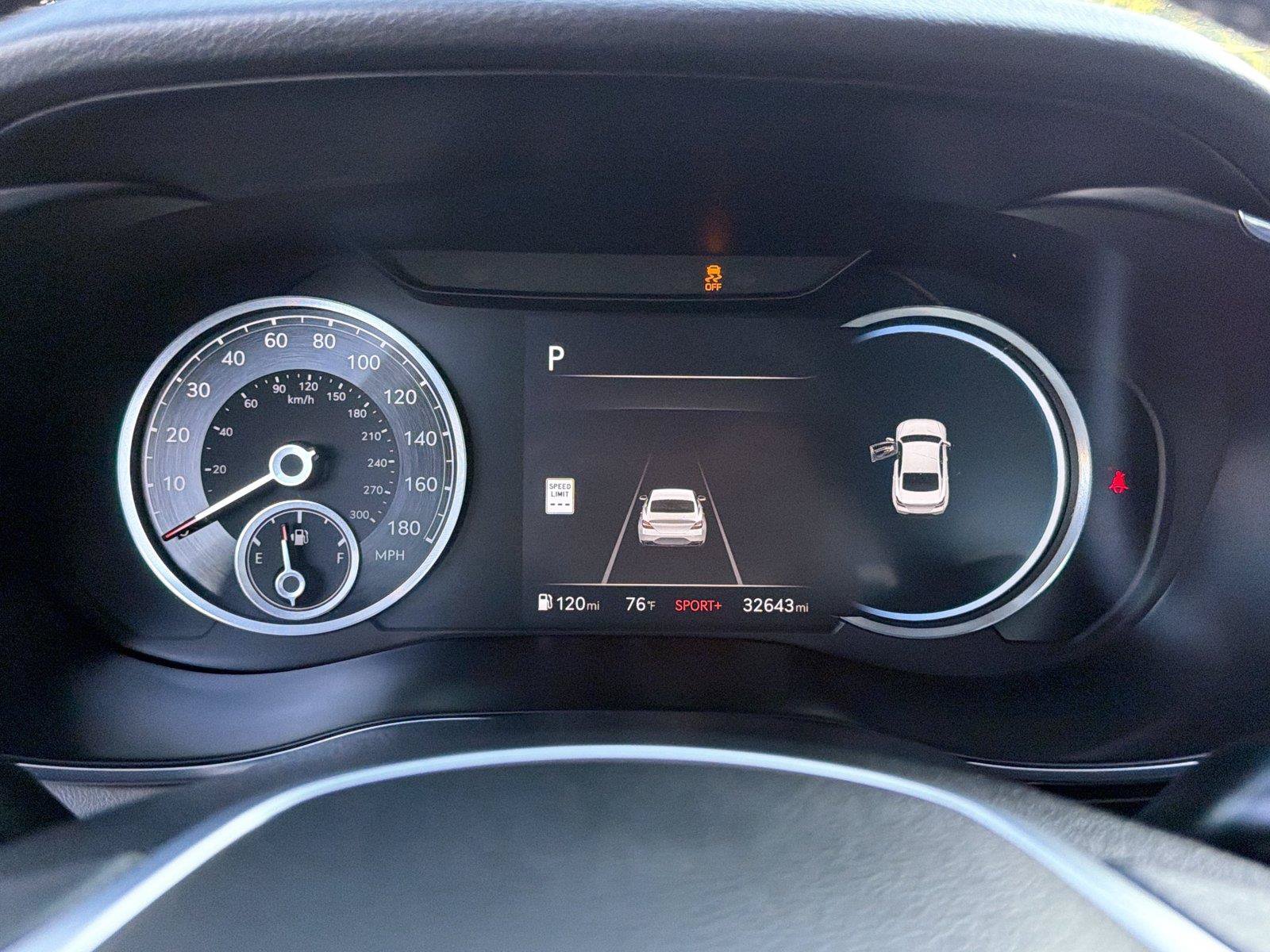 Used 2025 Genesis G70 2.5T RWD image 26