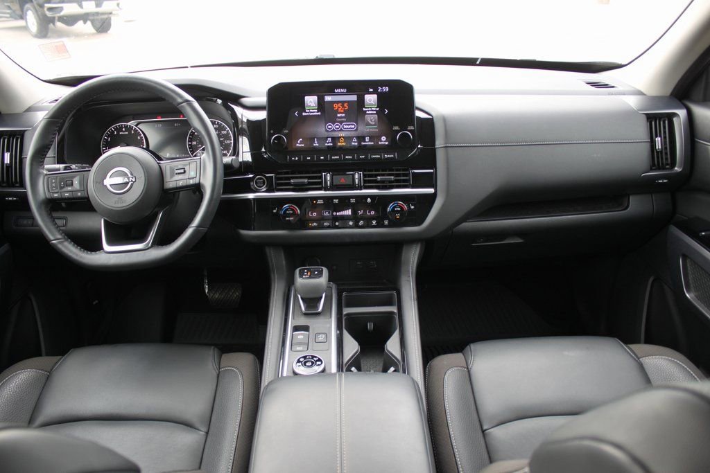 Used 2023 Nissan Pathfinder SL w/ Lighting Package (N92) image 9