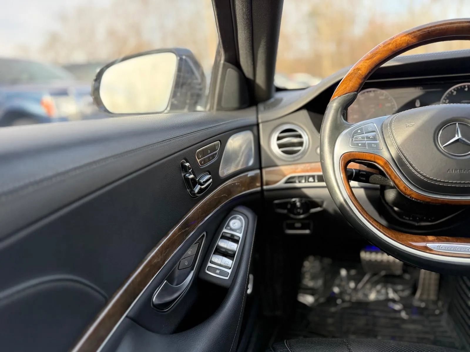 Used 2015 Mercedes-Benz S 550 4MATIC Sedan image 28