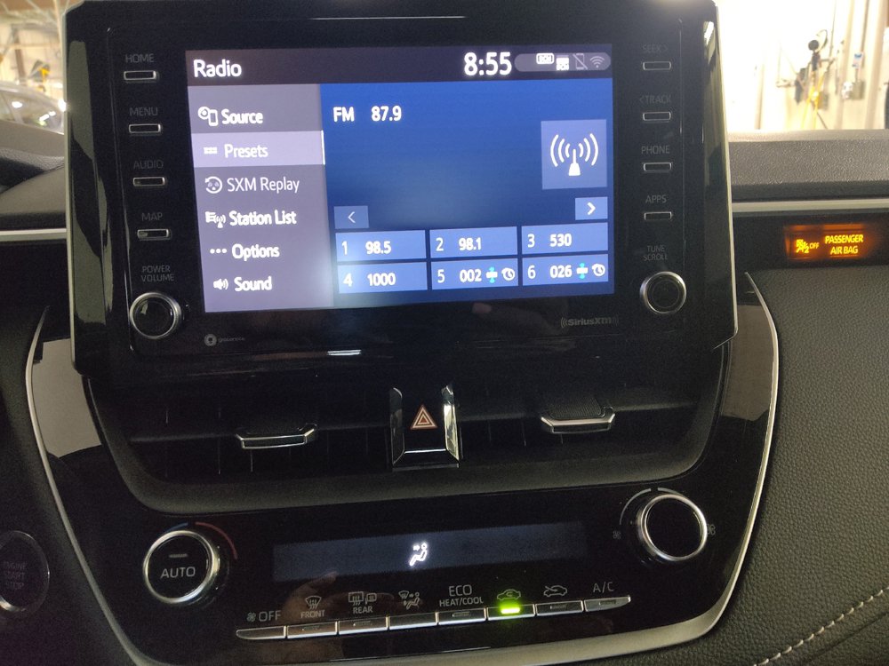 Used 2020 Toyota Corolla SE FWD image 25