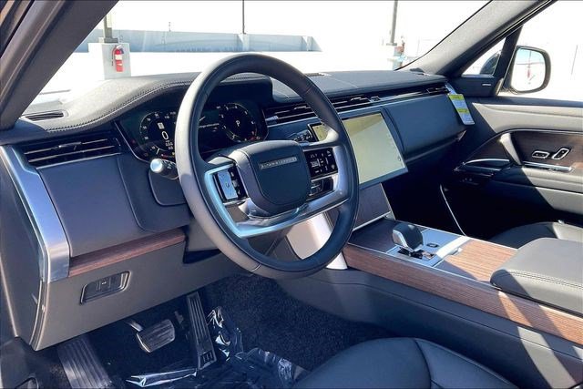 New 2026 Land Rover Range Rover Long Wheelbase SE image 7