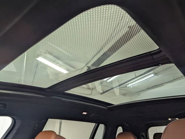 Used 2021 BMW X7 M50i image 16