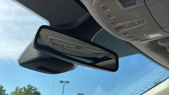 Used 2023 Ford Edge Titanium AWD/4WD image 23
